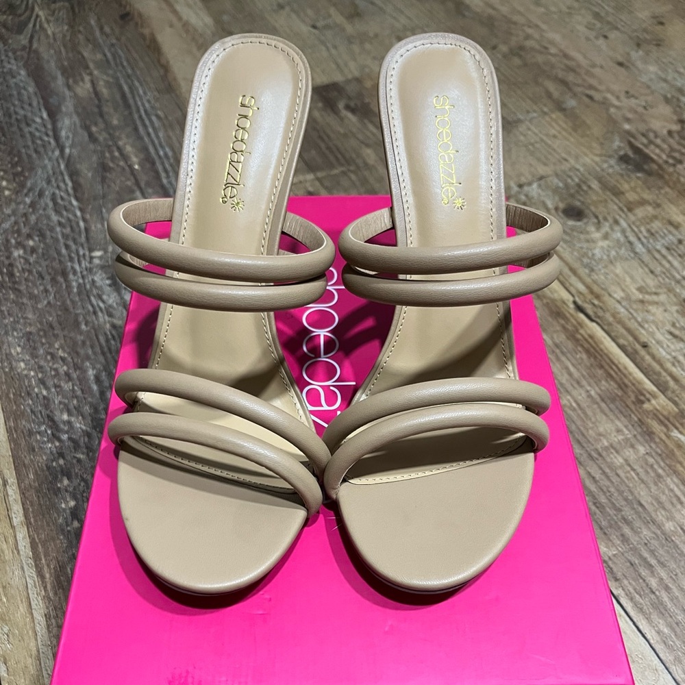 Shakala nude heels ~ NEVER WORN
